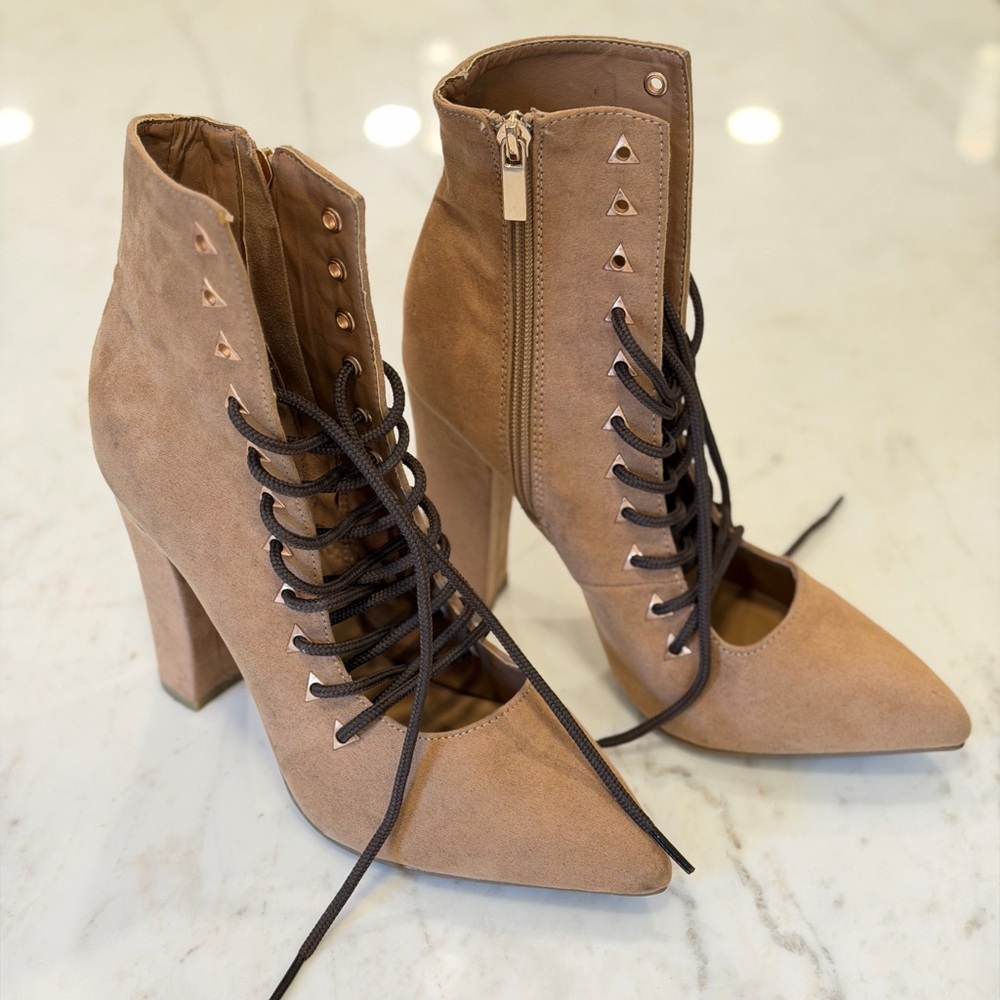 Bamboo Western Lace Up Heeled Booties Taupe Suede Style Size 7 / 37